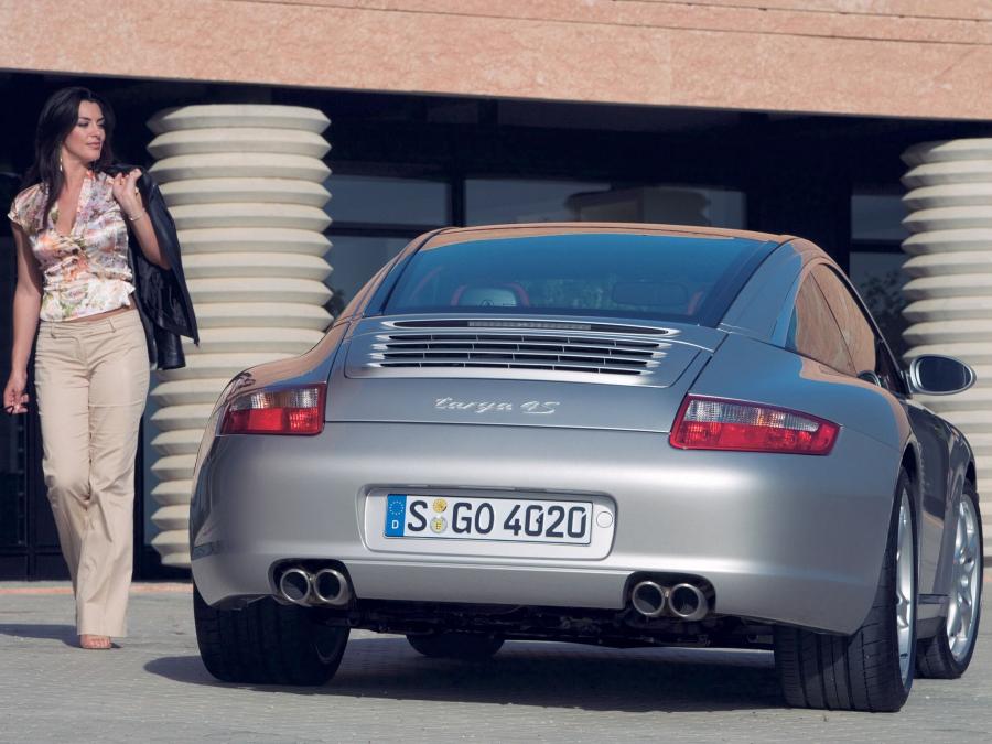  Porsche 911 Targa 4S 2005 года  (фото 15 из 39)